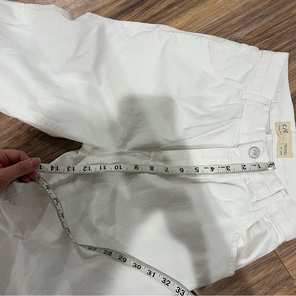 Current/Elliott Arroyo High Rise Pleated Jean in White - Picture 10 of 13
